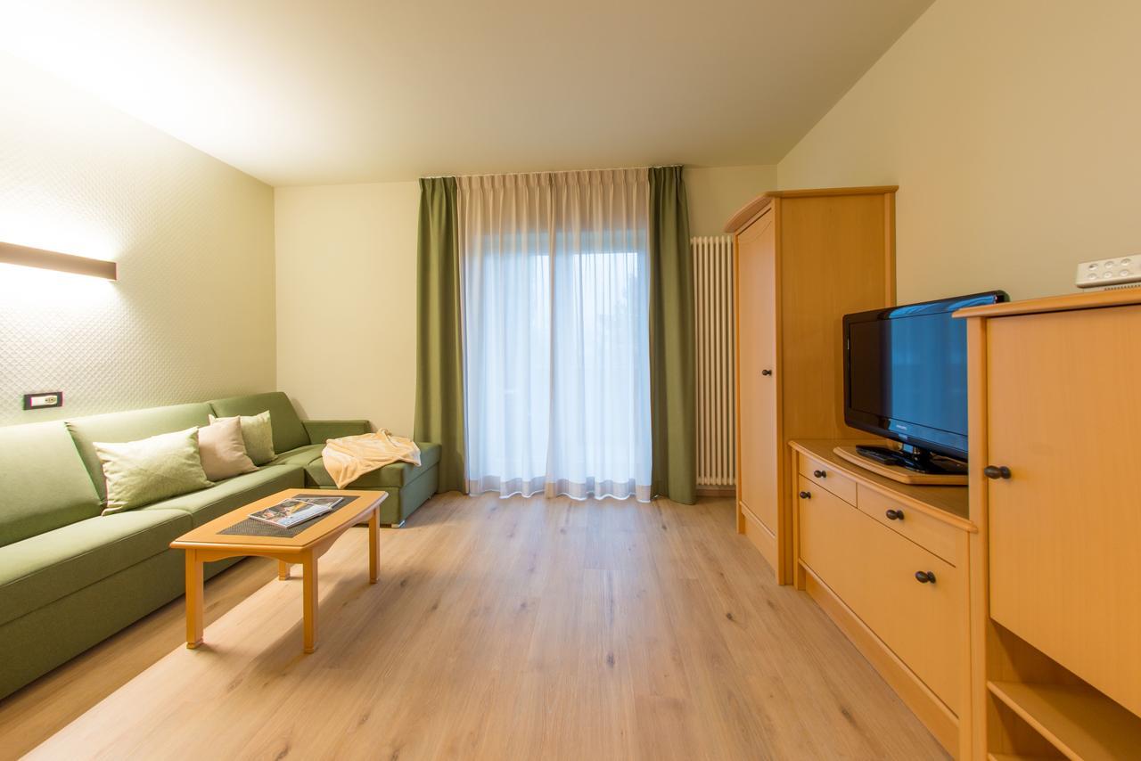 Residence Neuhaeuslhof Merano Bagian luar foto